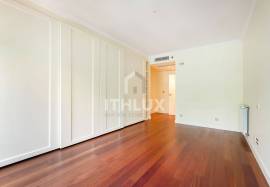 4 bedroom apartment in Avenidas Novas, with 4 parking spaces 4 bedroom apartment in Avenidas Novas, with 4 parking spaces