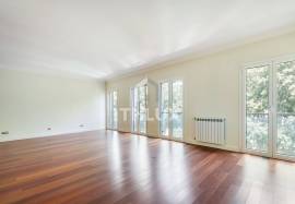 4 bedroom apartment in Avenidas Novas, with 4 parking spaces 4 bedroom apartment in Avenidas Novas, with 4 parking spaces