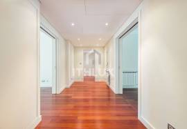 4 bedroom apartment in Avenidas Novas, with 4 parking spaces 4 bedroom apartment in Avenidas Novas, with 4 parking spaces