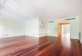 4 bedroom apartment in Avenidas Novas, with 4 parking spaces 4 bedroom apartment in Avenidas Novas, with 4 parking spaces