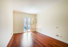 4 bedroom apartment in Avenidas Novas, with 4 parking spaces 4 bedroom apartment in Avenidas Novas, with 4 parking spaces