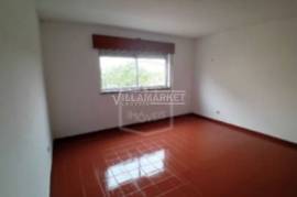 3 bedroom bank apartment on the 4th floor of a building located in Casal de Cambra in the Municipality of Sintra 3 bedroom bank apartment on the 4th floor of a building located in Casal de Cambra in the Municipality of Sintra