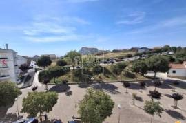 3 bedroom bank apartment on the 4th floor of a building located in Casal de Cambra in the Municipality of Sintra 3 bedroom bank apartment on the 4th floor of a building located in Casal de Cambra in the Municipality of Sintra