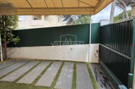 4 + 1 bedroom bank villa with swimming pool and garage located in Alto dos Gaio in a prestigious area of Estoril 4 + 1 bedroom bank villa with swimming pool and garage located in Alto dos Gaio in a prestigious area of Estoril