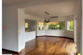 4 + 1 bedroom bank villa with swimming pool and garage located in Alto dos Gaio in a prestigious area of Estoril 4 + 1 bedroom bank villa with swimming pool and garage located in Alto dos Gaio in a prestigious area of Estoril