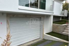 4 + 1 bedroom bank villa with swimming pool and garage located in Alto dos Gaio in a prestigious area of Estoril 4 + 1 bedroom bank villa with swimming pool and garage located in Alto dos Gaio in a prestigious area of Estoril