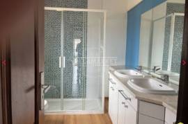 4 + 1 bedroom bank villa with swimming pool and garage located in Alto dos Gaio in a prestigious area of Estoril 4 + 1 bedroom bank villa with swimming pool and garage located in Alto dos Gaio in a prestigious area of Estoril