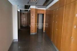 Stall shop with 330m² located in Rossio south of the Tagus next to the N2 road near Abrantes Stall shop with 330m² located in Rossio south of the Tagus next to the N2 road near Abrantes