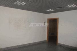 Stall shop with 330m² located in Rossio south of the Tagus next to the N2 road near Abrantes Stall shop with 330m² located in Rossio south of the Tagus next to the N2 road near Abrantes