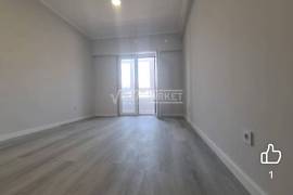 Fully refurbished 4 bedroom apartment inserted in the last of a building located in Quinta do Batateiro in Amora, Seixal Fully refurbished 4 bedroom apartment inserted in the last of a building located in Quinta do Batateiro in Amora, Seixal