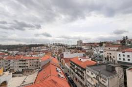 Office with 339 m2 consisting of several interconnected fractions located on the 11th and top floor of the D. Dinis Shopping Center in Leiria Office with 339 m2 consisting of several interconnected fractions located on the 11th and top floor of the D. Dinis Shopping Center in Leiria