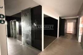 Office with 339 m2 consisting of several interconnected fractions located on the 11th and top floor of the D. Dinis Shopping Center in Leiria Office with 339 m2 consisting of several interconnected fractions located on the 11th and top floor of the D. Dinis Shopping Center in Leiria