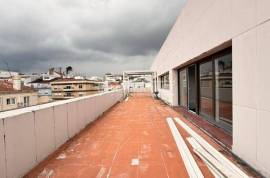 Office with 339 m2 consisting of several interconnected fractions located on the 11th and top floor of the D. Dinis Shopping Center in Leiria Office with 339 m2 consisting of several interconnected fractions located on the 11th and top floor of the D. Dinis Shopping Center in Leiria