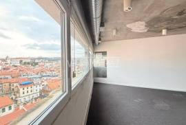 Office with 339 m2 consisting of several interconnected fractions located on the 11th and top floor of the D. Dinis Shopping Center in Leiria Office with 339 m2 consisting of several interconnected fractions located on the 11th and top floor of the D. Dinis Shopping Center in Leiria