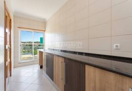 3 bedroom bank apartment with sea view and parking in the basement located in Quinta de Betunes in Loulé 3 bedroom bank apartment with sea view and parking in the basement located in Quinta de Betunes in Loulé