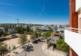 3 bedroom bank apartment with sea view and parking in the basement located in Quinta de Betunes in Loulé 3 bedroom bank apartment with sea view and parking in the basement located in Quinta de Betunes in Loulé