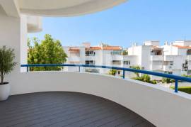 Renovated 1 Bedroom Apartment 5 Minutes from Vilamoura Marina