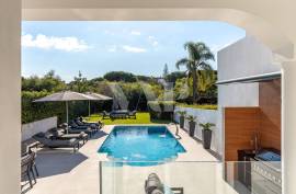 3+2 bedroom villa with pool and rooftop in Vilamoura 3+2 bedroom villa with pool and rooftop in Vilamoura