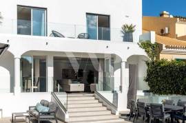 3+2 bedroom villa with pool and rooftop in Vilamoura 3+2 bedroom villa with pool and rooftop in Vilamoura