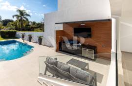 3+2 bedroom villa with pool and rooftop in Vilamoura 3+2 bedroom villa with pool and rooftop in Vilamoura