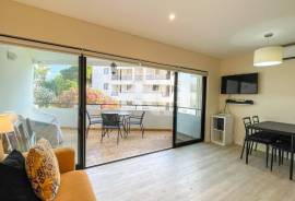 1 Bedroom Apartment with Pool within Walking Distance of Vilamoura Marina