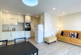 1 Bedroom Apartment with Pool within Walking Distance of Vilamoura Marina