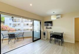 1 Bedroom Apartment with Pool within Walking Distance of Vilamoura Marina