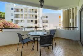 1 Bedroom Apartment with Pool within Walking Distance of Vilamoura Marina