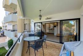 1 Bedroom Apartment with Pool within Walking Distance of Vilamoura Marina