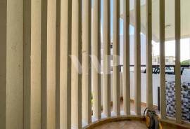 1 Bedroom Apartment with Pool within Walking Distance of Vilamoura Marina