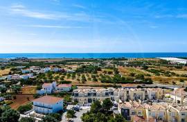 Modern 3 bedroom Townhouse with pool & studio near beaches and town Modern 3 bedroom Townhouse with pool & studio near beaches and town