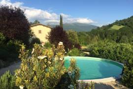 Stunning 8 Bedroom Farmhouse And Vineyard For Sale in Gualdo Tadino Umbria Italy