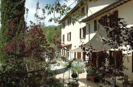 Stunning 8 Bedroom Farmhouse And Vineyard For Sale in Gualdo Tadino Umbria Italy Stunning 8 Bedroom Farmhouse And Vineyard For Sale in Gualdo Tadino Umbria Italy