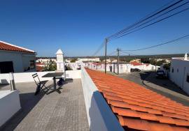 T3+1 House in Espiche With Annexe T3+1 House in Espiche With Annexe
