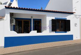 T3+1 House in Espiche With Annexe T3+1 House in Espiche With Annexe