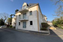 Flats / Apartments for sale - 2 rooms - 52 m2 - PLOERMEL - (56800)