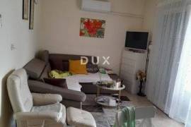 ISTRIA, NOVIGRAD – Attractive two-bedroom apartment with galleries and sea view