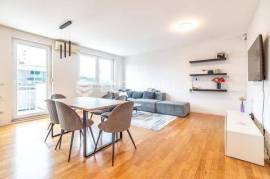 Zagreb, Blato, an attractive three-room apartment with a parking space of 74 m²