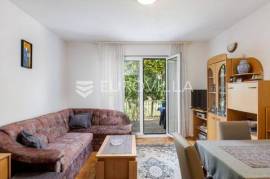 Dubrovnik, Zvekovica - Two-Storey Apartment with a Private Garden in a Peaceful Location