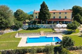 Istria, exclusive Tourism Estate with Restaurant, Swimming Pool and Development Potential