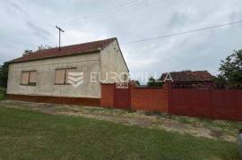 Lapovci - Single-Storey House with an Additional Building Plot
