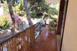 A Cosy 85 M2 Flat With 3 Bedrooms, Terrace And Private Parking Space, At The Foot Of Mont Saint-Clair. A Cosy 85 M2 Flat With 3 Bedrooms, Terrace And Private Parking Space, At The Foot Of Mont Saint-Clair.