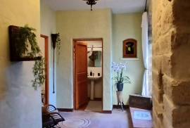 Beautiful Town House Full Of Character Offering 195 M2 Of Living Space, A Delightful Courtyard With Jacuzzi And A Pleasant Terrace, In The Heart Of The Center Beautiful Town House Full Of Character Offering 195 M2 Of Living Space, A Delightful Courtyard With Jacuzzi And A Pleasant Terrace, In The Heart Of The Center