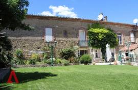 9 room, 270m2 Character property for sale in Magalas - 569 000 € * 9 room, 270m2 Character property for sale in Magalas - 569 000 € *