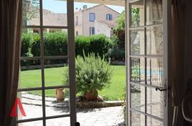 9 room, 270m2 Character property for sale in Magalas - 569 000 € *