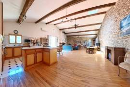 4 room, 157m2 Stone house for sale in Neffies - 350 000 € * 4 room, 157m2 Stone house for sale in Neffies - 350 000 € *