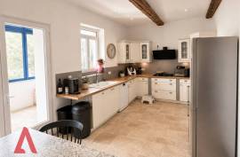 10 room, 332m2 Character property for sale in Roujan - 740 000 € * 10 room, 332m2 Character property for sale in Roujan - 740 000 € *