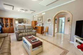 listing listing