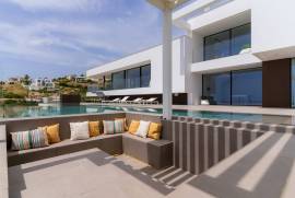 listing listing