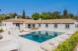 Peaceful Hillside Villa in Prestigious Area of Altos del Paraíso - Benahavís